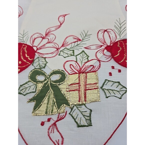 Christmas Embroidered Table Runner Bulbs & Packages Scalloped Edge 70" - Picture 10 of 11